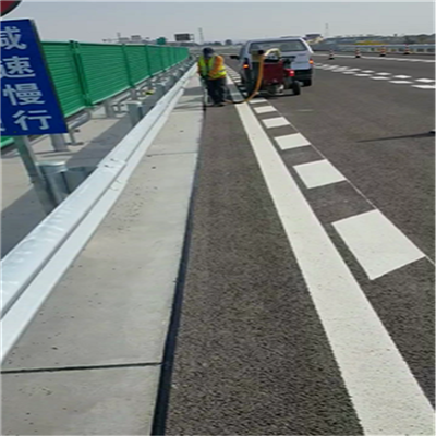 工廠-裂縫填縫補縫膠實力工廠-六盤水歡迎您與鐵路隔離柵的應(yīng)用